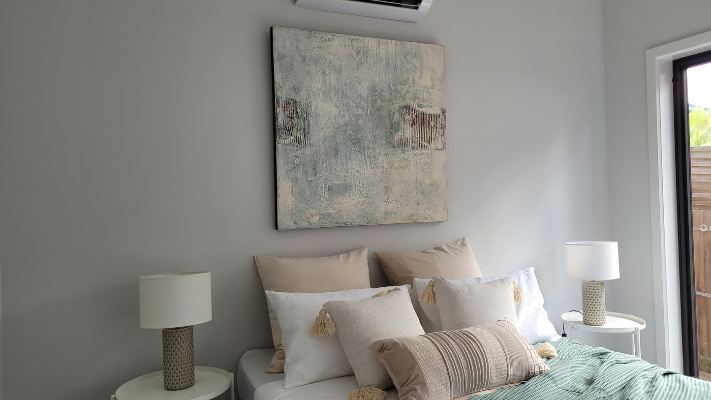 Escondite (Hiding spot) (Only available in Australia)